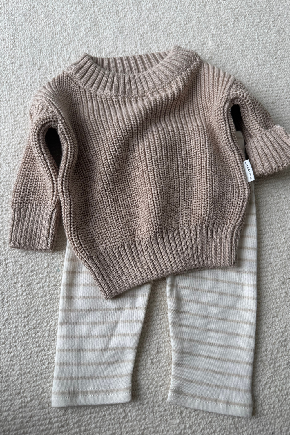 Cozy Days Leggings neutral lines