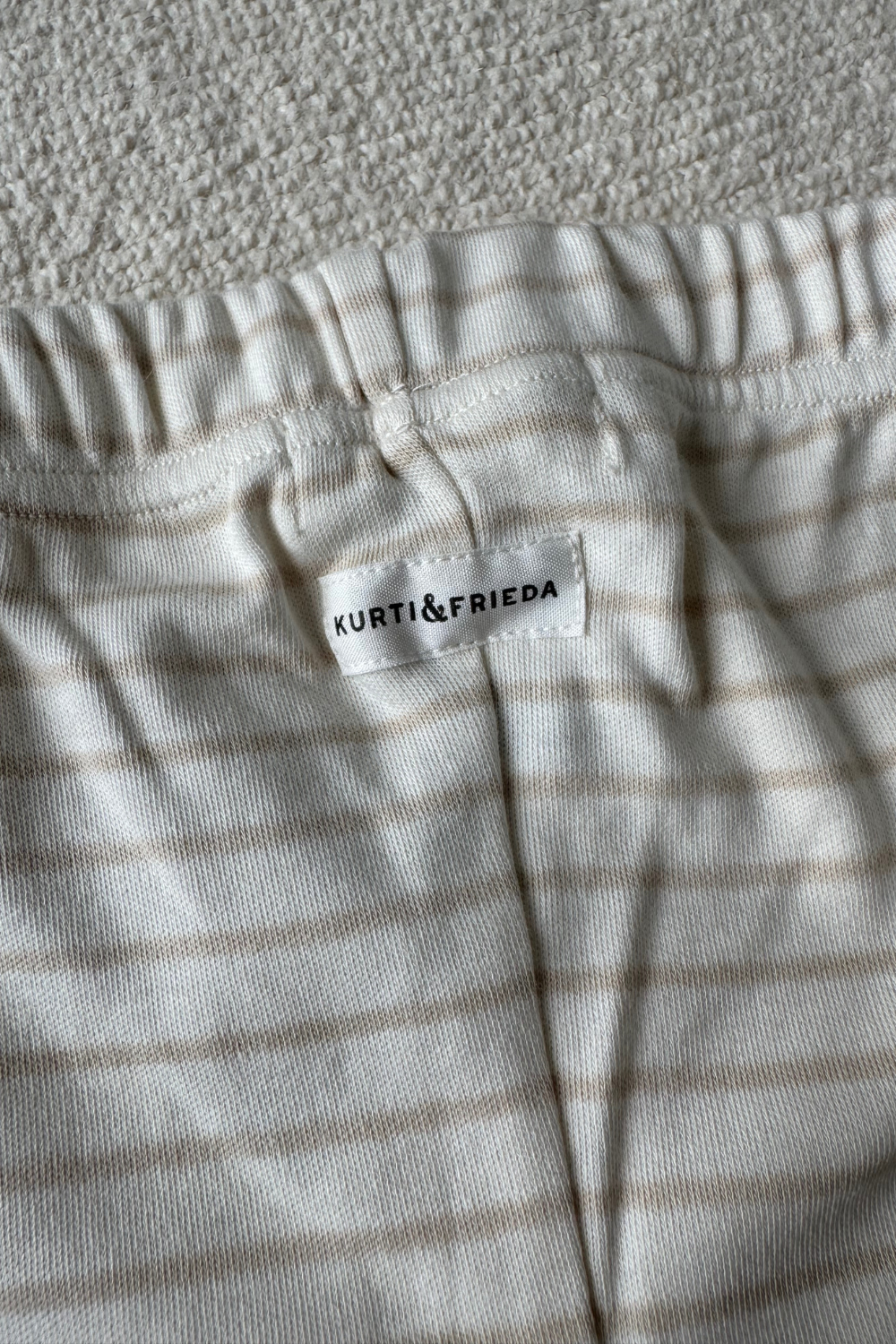 Cozy Days Leggings neutral lines