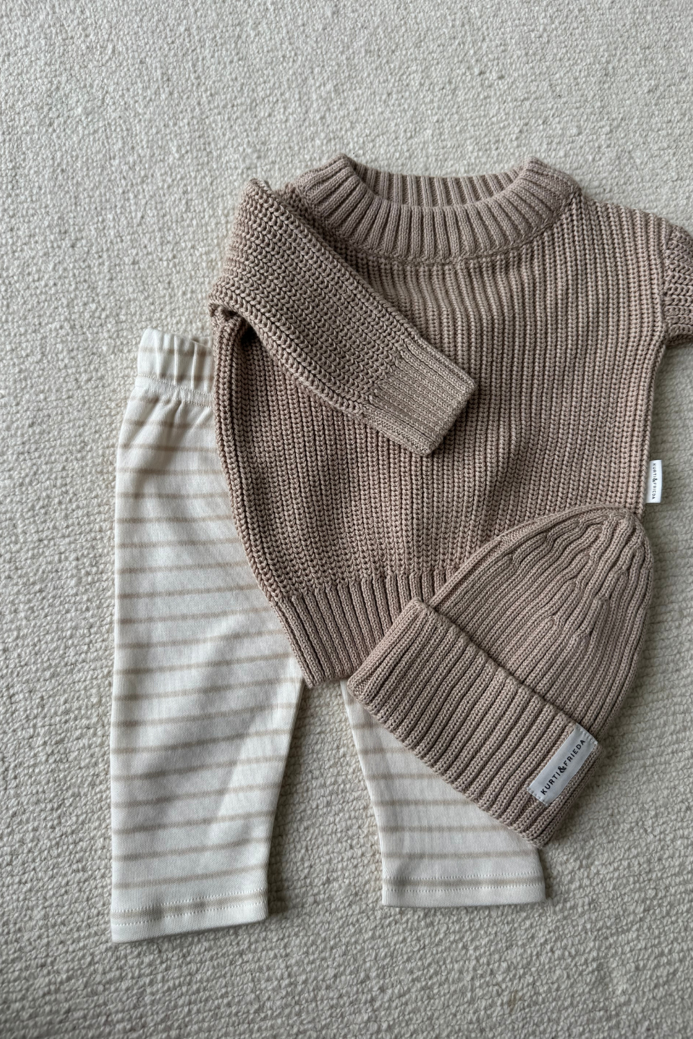 Cozy Days Leggings neutral lines