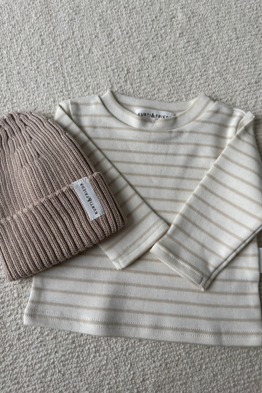 Cozy Days Longsleeve neutral lines