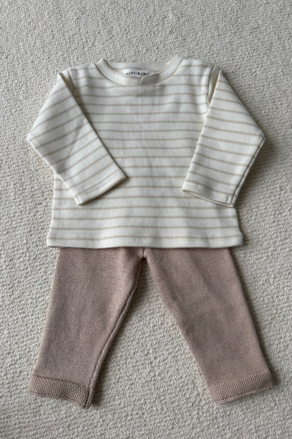 Cozy Days Longsleeve neutral lines