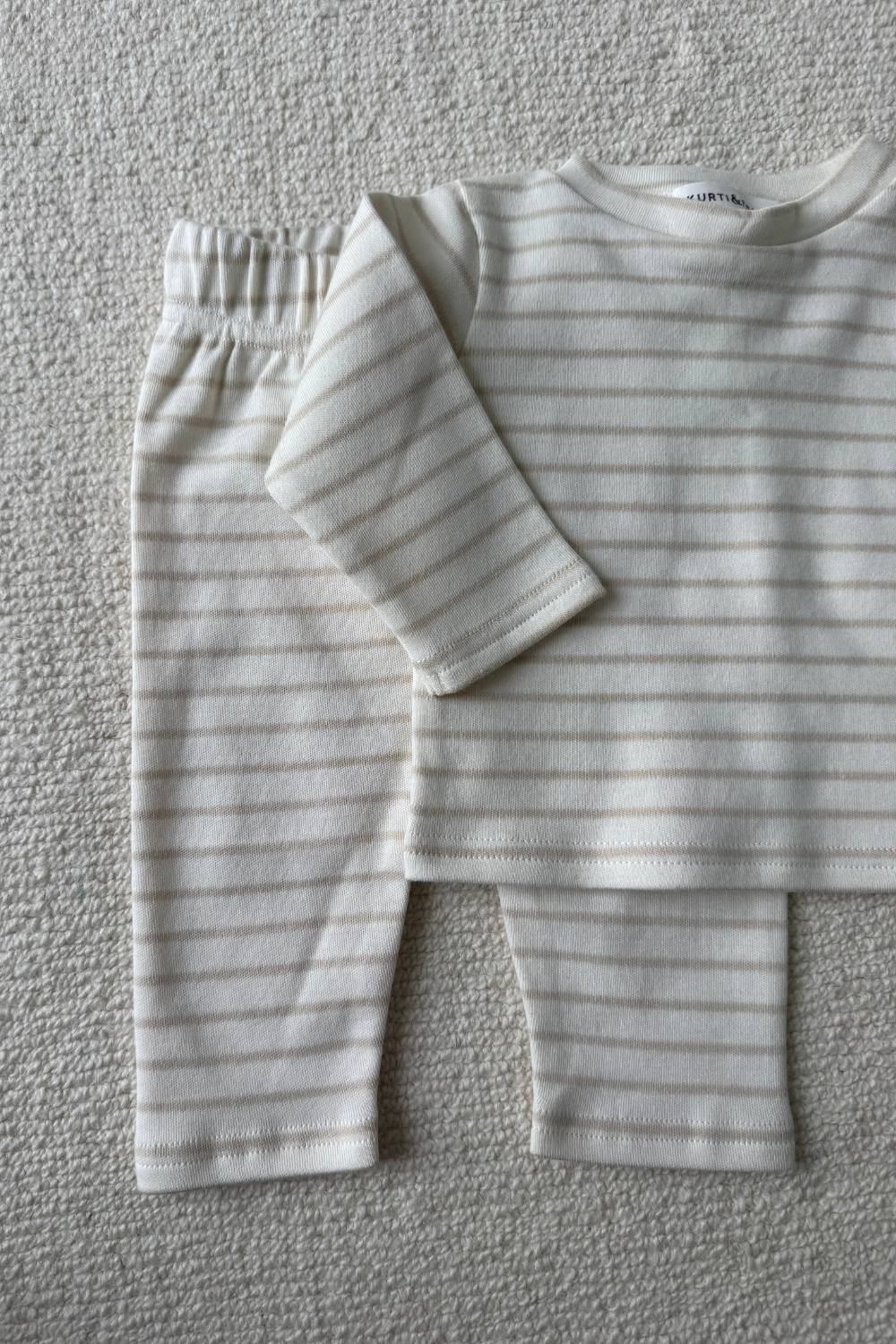 Cozy Days Leggings neutral lines
