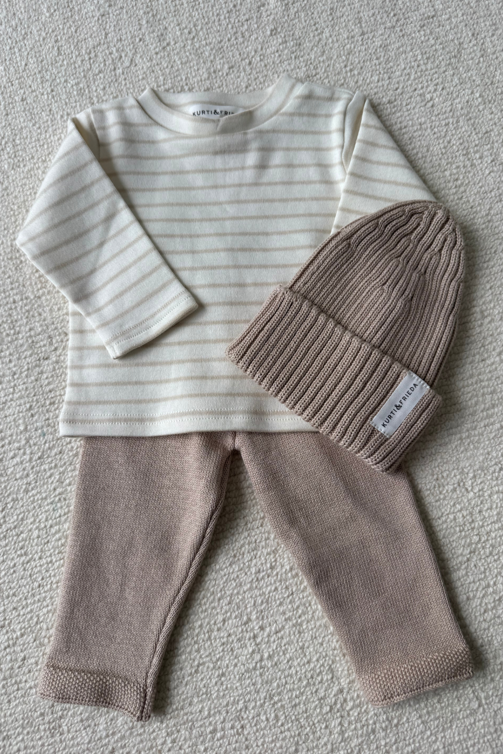 Cozy Days Longsleeve neutral lines